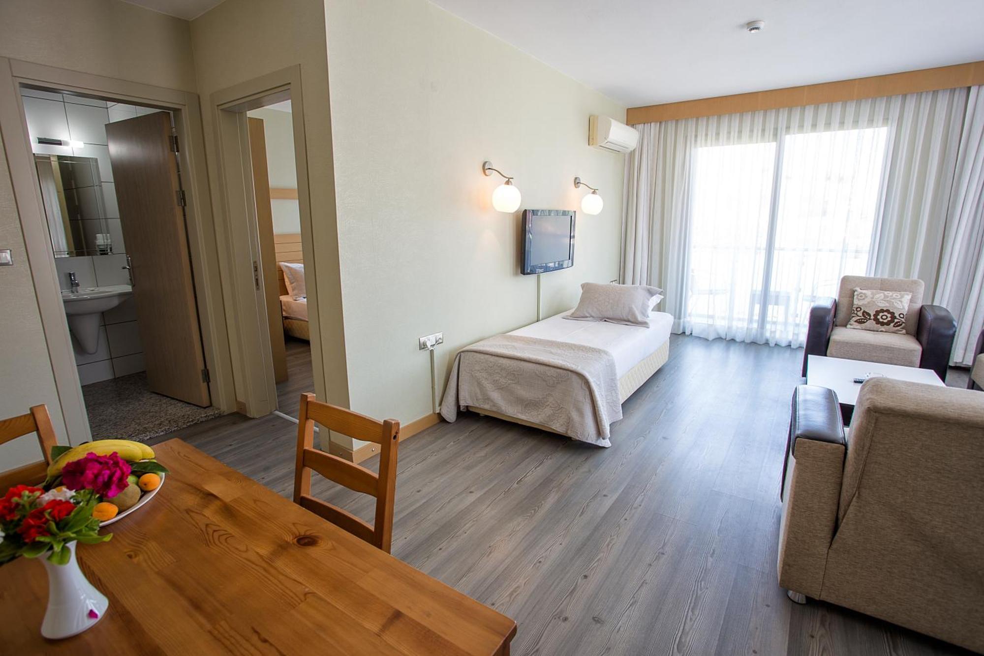 Cilek Marina Otel Çeşme Exterior foto