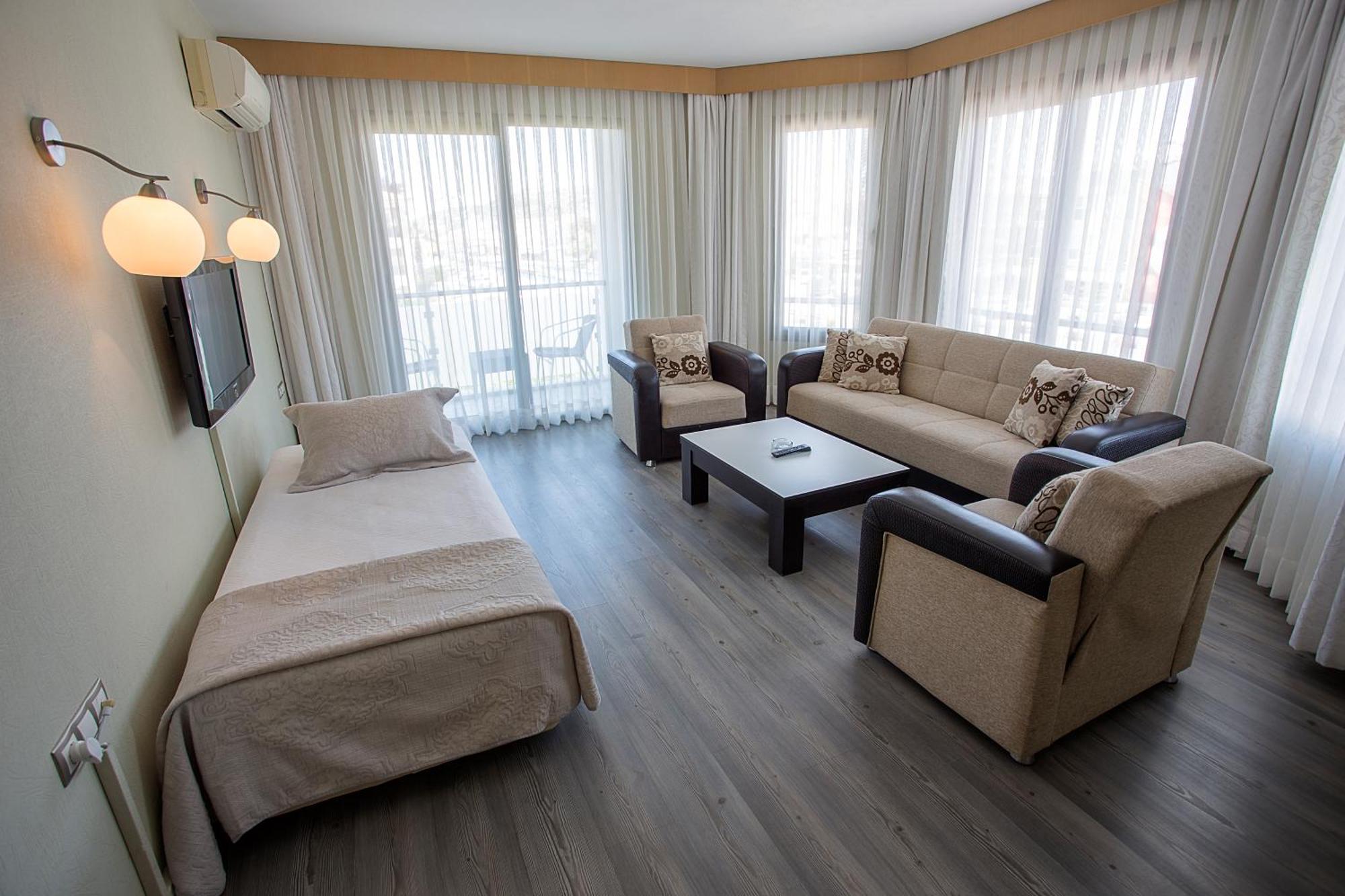 Cilek Marina Otel Çeşme Exterior foto